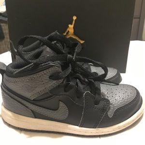 Nike Jordan 1 Mids black &dark grey